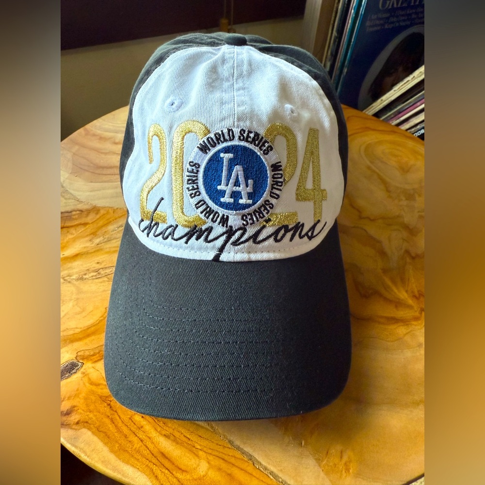 MLB Black and White Hat Stylish Accessories